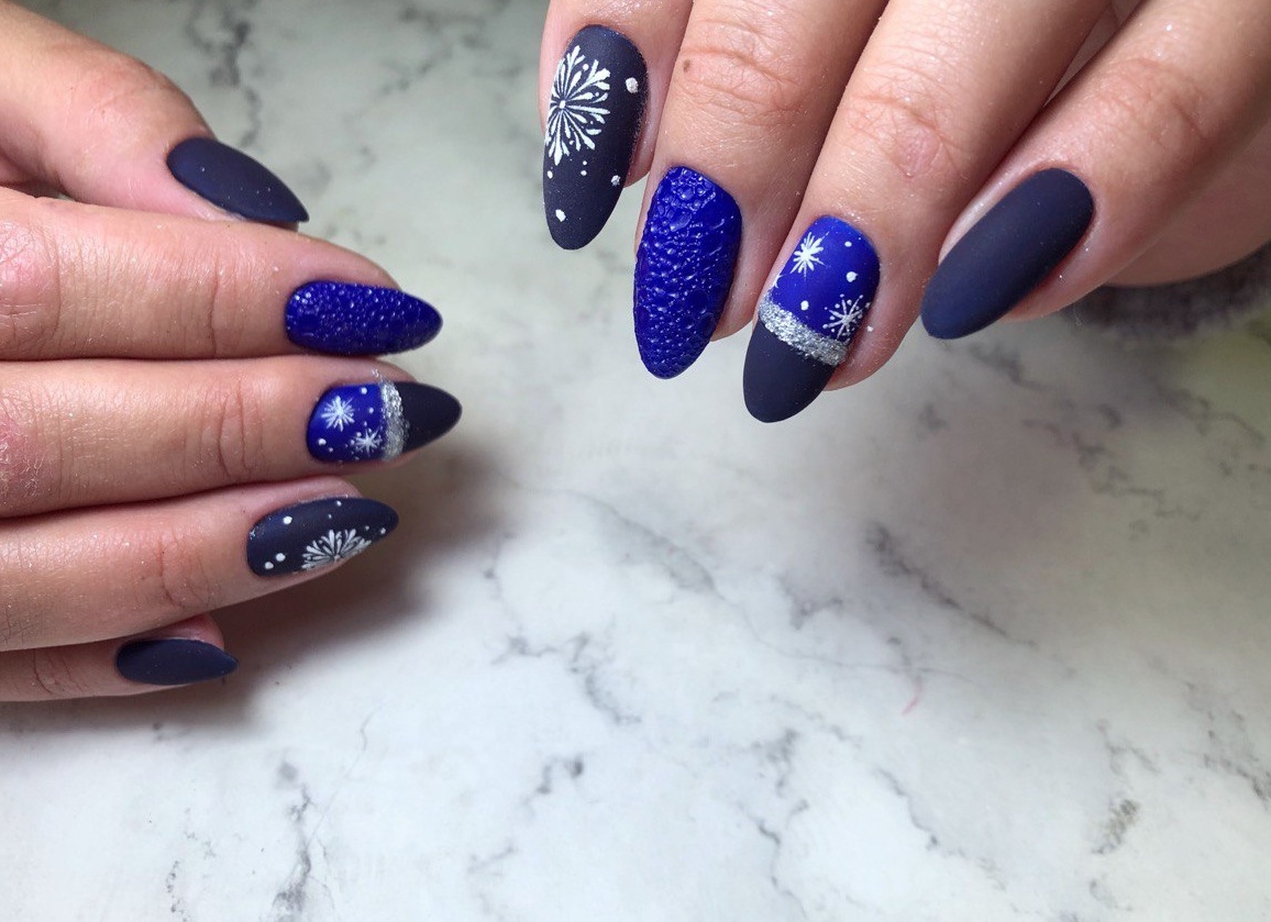 Маникюр на декабрь 2024: модные идеи и секреты стиля