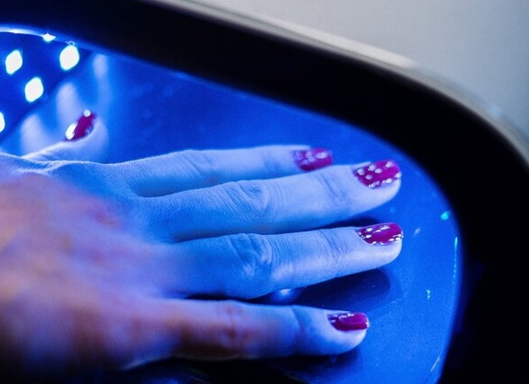 Запечатывание торца ногтя: нужно ли это делать и как правильно?